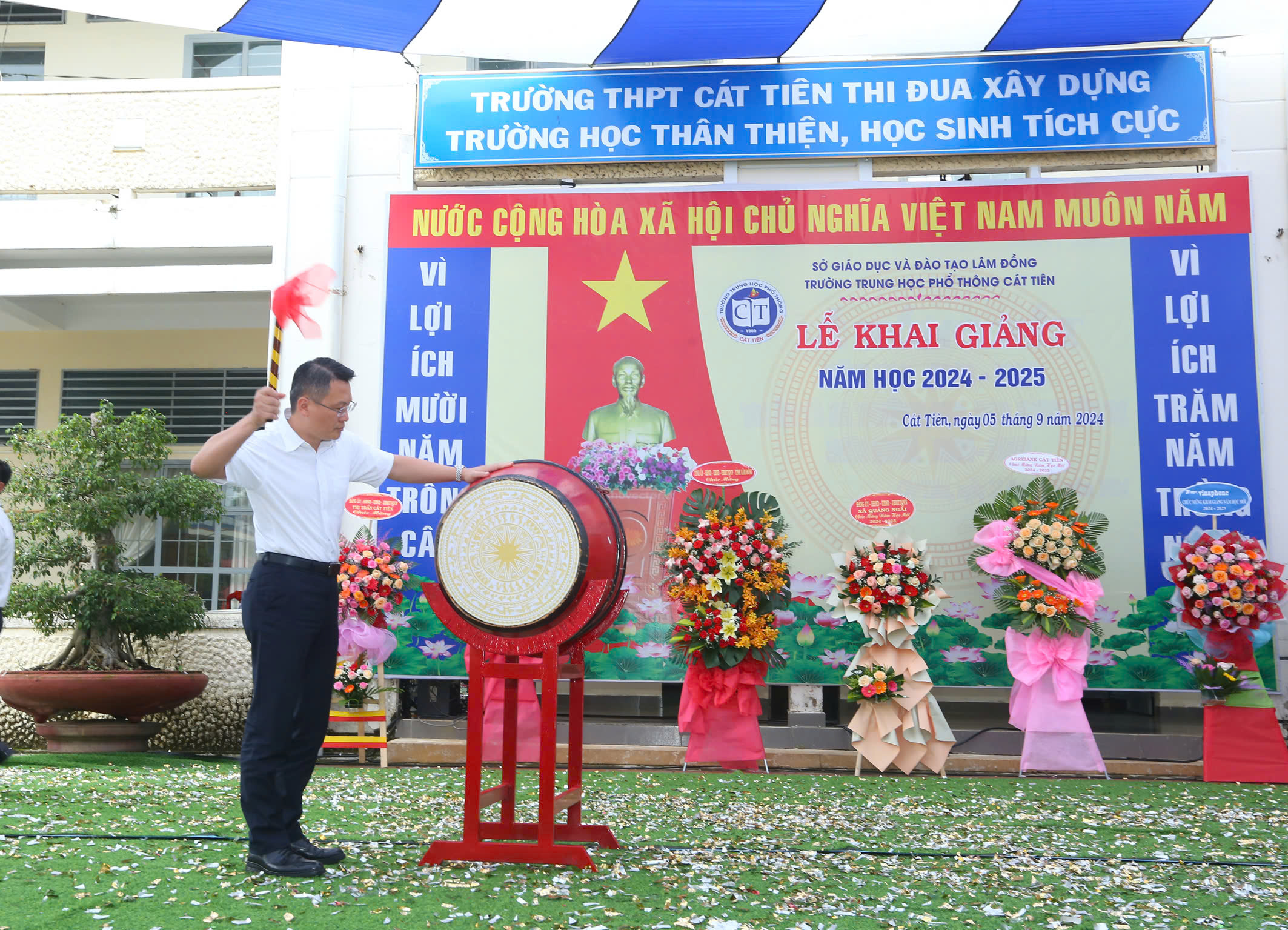 LỄ KHAI GIẢNG